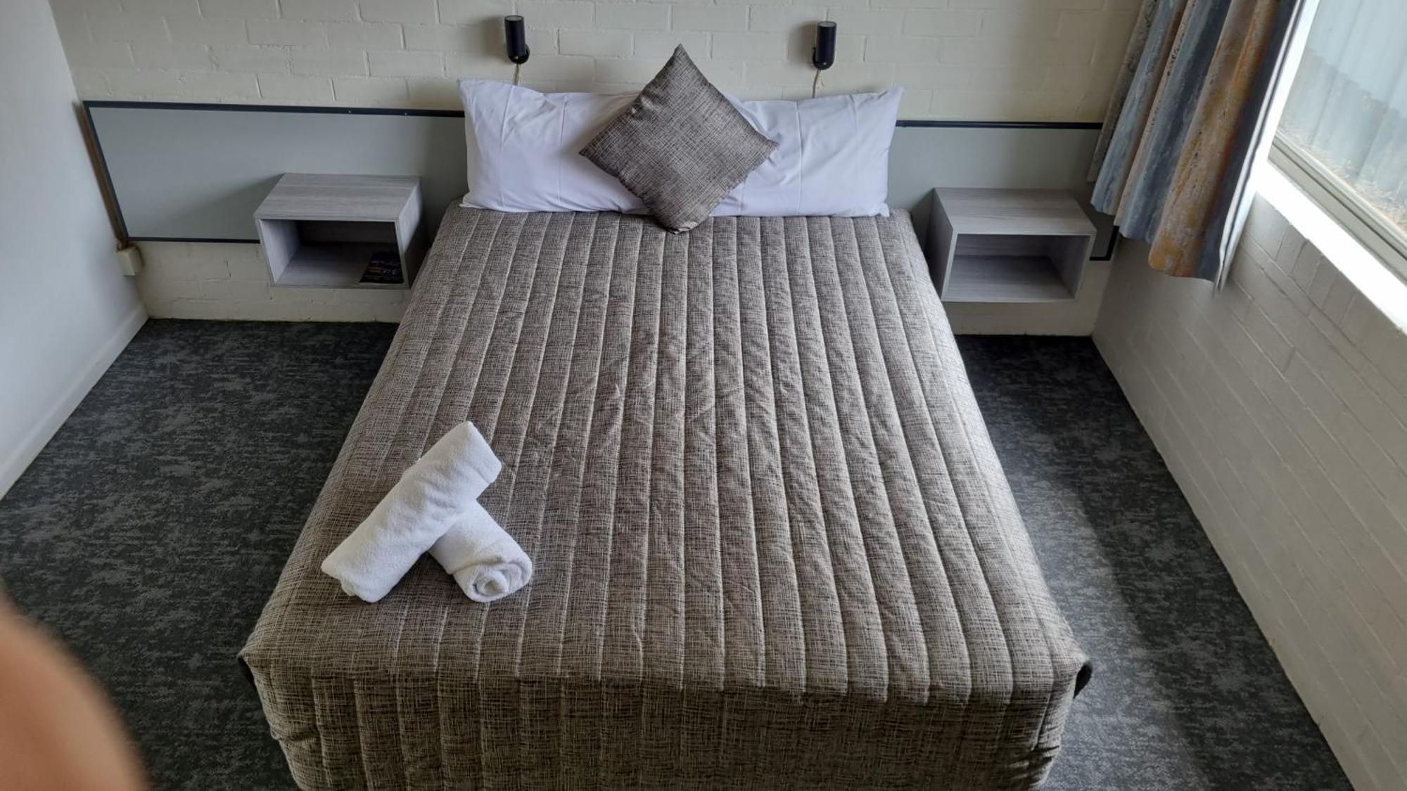Y Motels Yarraman Екстер'єр фото