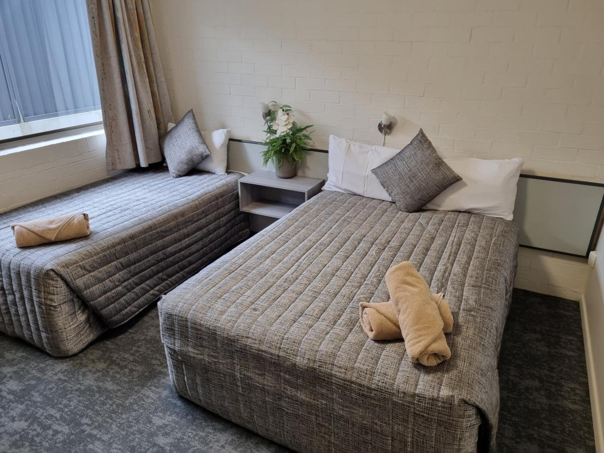 Y Motels Yarraman Екстер'єр фото